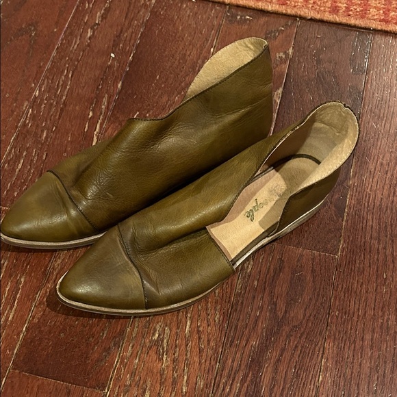 Free People Olive Leather Flats - Picture 1 of 9